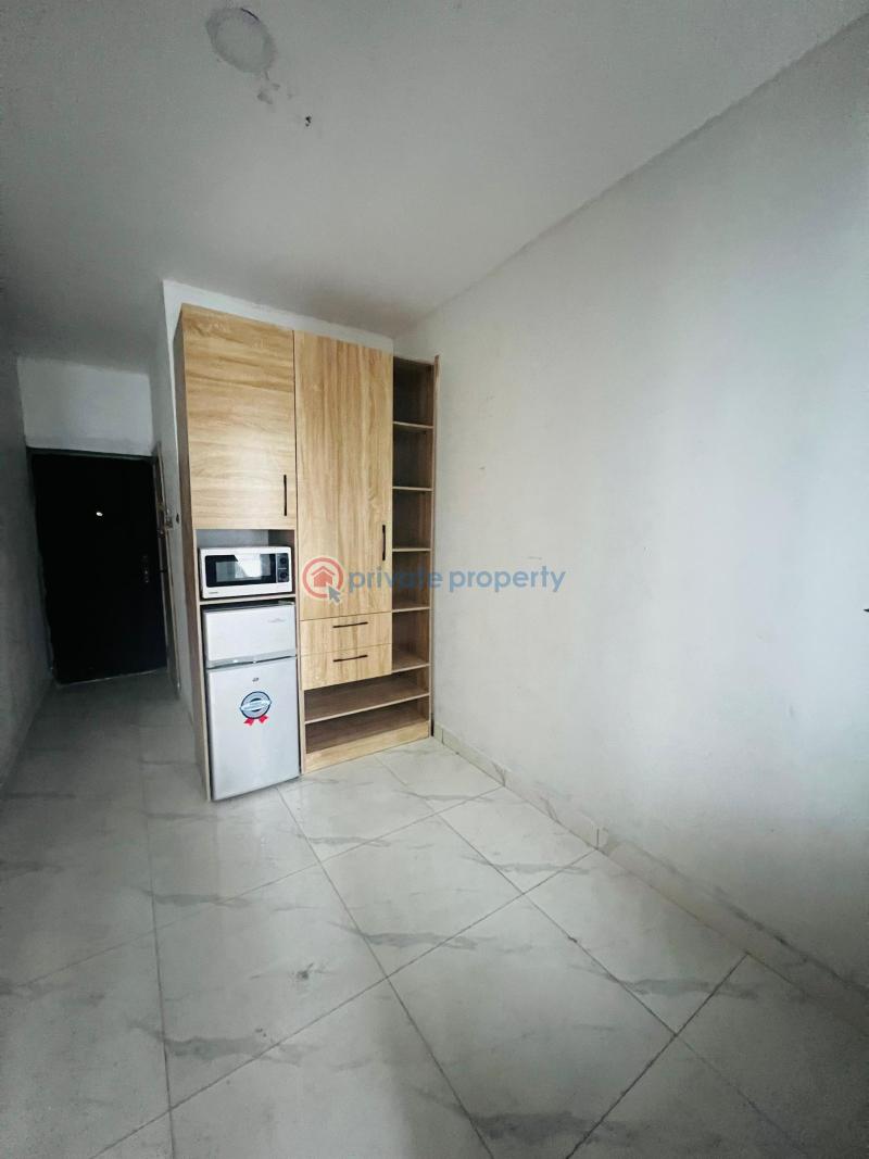 Impeccably finished 2 bedroom apartment with a bespoke bq, elevator, gym  & swimming pool - 16 2 bedroom Block Of Flats For Sale Lekki Phase 1 Lagos - 16