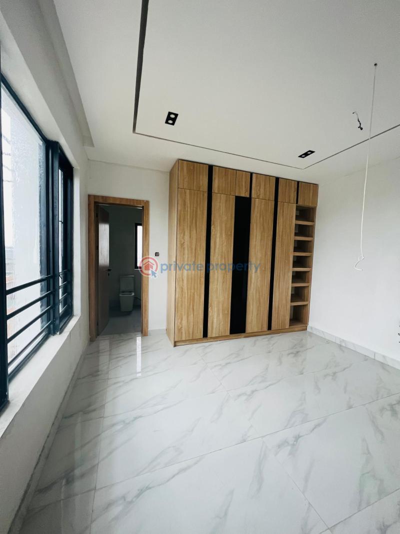 Impeccably finished 2 bedroom apartment with a bespoke bq, elevator, gym  & swimming pool - 9 2 bedroom Block Of Flats For Sale Lekki Phase 1 Lagos - 9