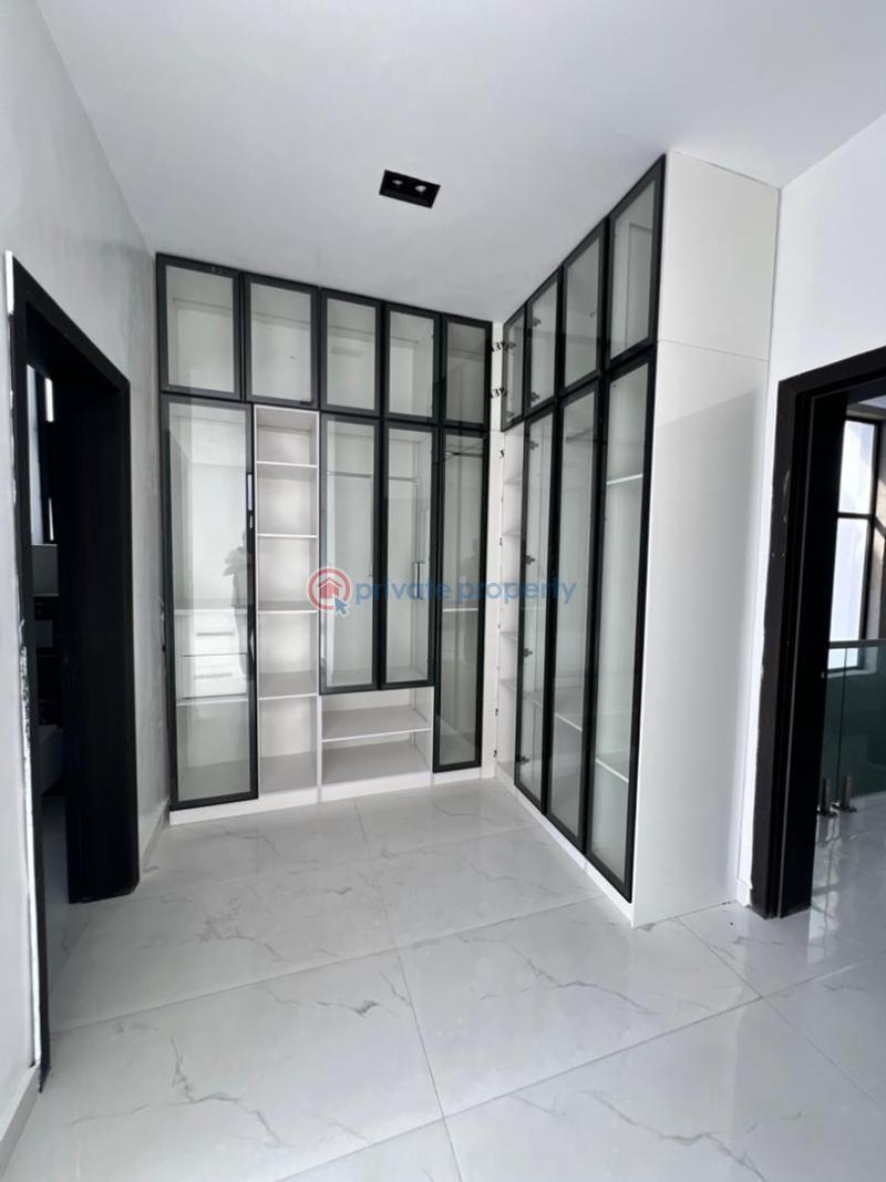 5 bedroom Detached Duplex For Sale Chevron Drive Lekki Lagos - 2