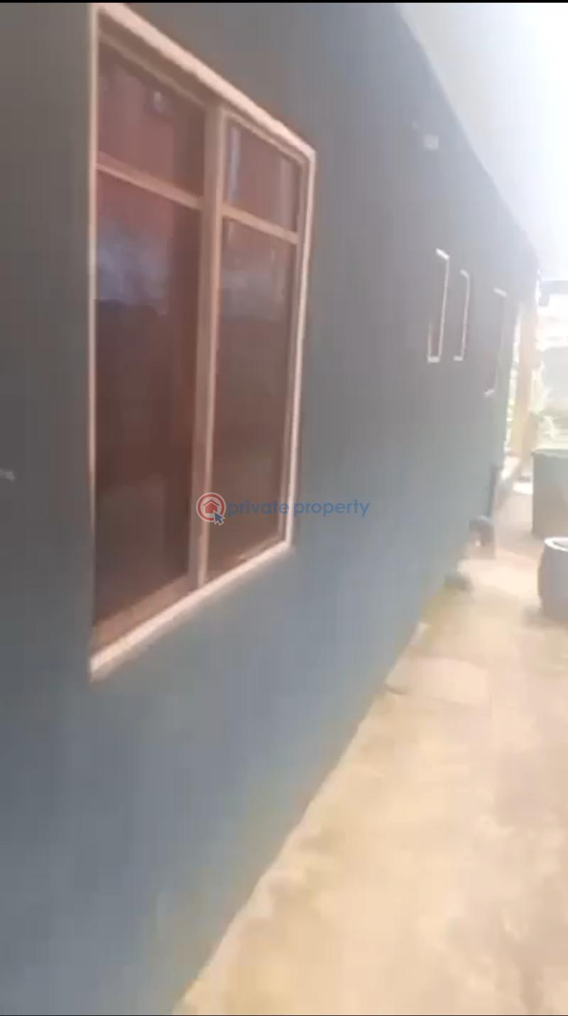 Block Of Flats For Sale At Erediawa ,off Sapele Rd , Just 2 Houses From The Main Road In The Street.very Close To The Road. Benin City.edo State. Benin Edo - 1
