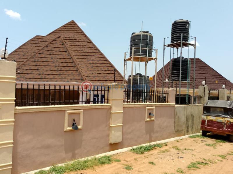 5 bedroom Detached Bungalow For Sale Jankata Off Akala Express Ibadan Oyo - 6