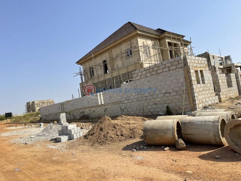 For sale 5 bedroom Land Opp Anglican Comprehensive, By The Express