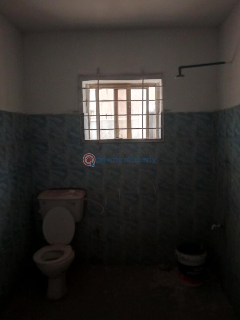 3 bedroom Block Of Flats For Rent *just Out To Let...* Fastest Finger ♦️ Neatly Renovated 3 Bedroom With Modern Facilities Like P.o.p, Water Running, Dinning Space , 2 Toilets One Room En Suit And Bathroom, Wardrobes, Kitchen Cabinet Etc. 👉🏻 ( *easy Going Landlords Live Within* ). Akobo Ibadan Oyo - 5