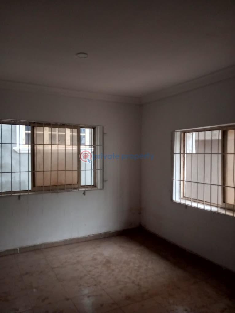 3 bedroom Block Of Flats For Rent *just Out To Let...* Fastest Finger ♦️ Neatly Renovated 3 Bedroom With Modern Facilities Like P.o.p, Water Running, Dinning Space , 2 Toilets One Room En Suit And Bathroom, Wardrobes, Kitchen Cabinet Etc. 👉🏻 ( *easy Going Landlords Live Within* ). Akobo Ibadan Oyo - 2