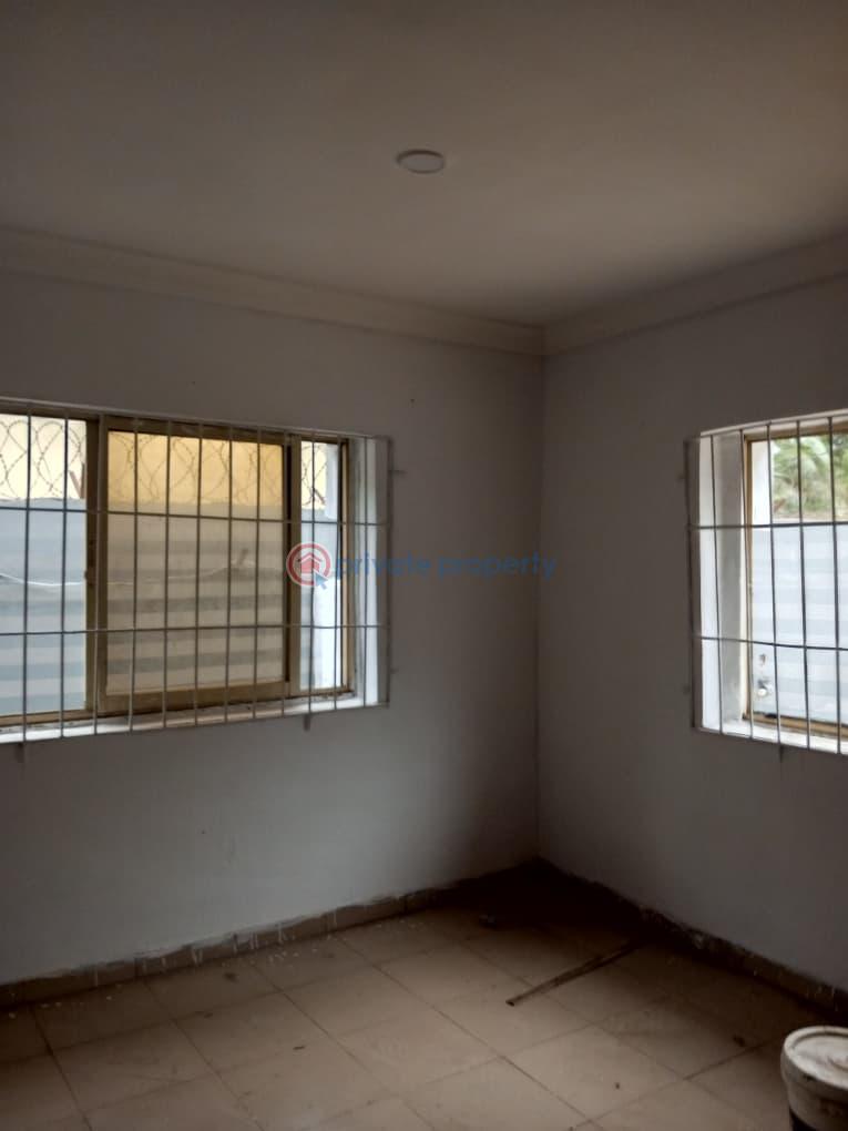 3 bedroom Block Of Flats For Rent *just Out To Let...* Fastest Finger ♦️ Neatly Renovated 3 Bedroom With Modern Facilities Like P.o.p, Water Running, Dinning Space , 2 Toilets One Room En Suit And Bathroom, Wardrobes, Kitchen Cabinet Etc. 👉🏻 ( *easy Going Landlords Live Within* ). Akobo Ibadan Oyo - 4
