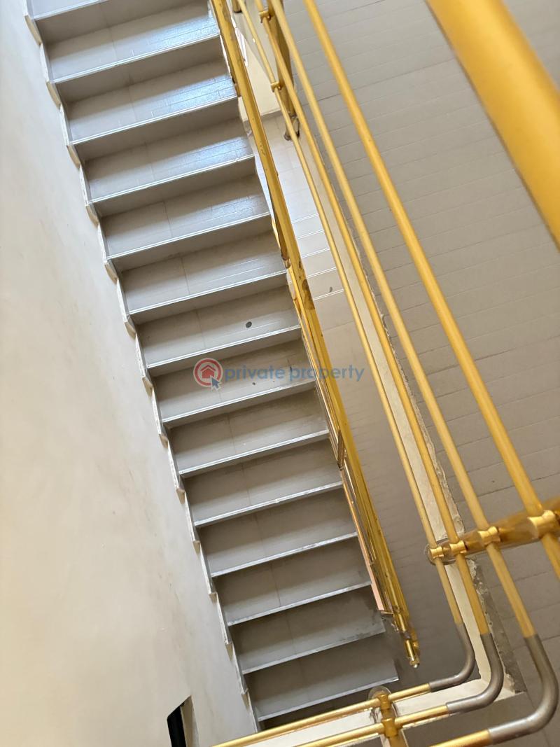 Just moved out 3bedroom flat with both pool and gym - 8 3 bedroom Block Of Flats For Rent Ikota Lekki Lagos - 8