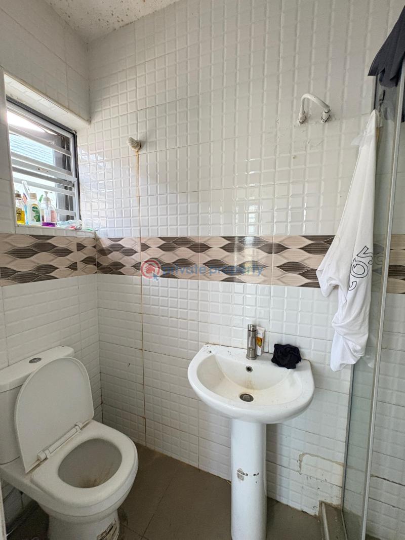 Just moved out 3bedroom flat with both pool and gym - 11 3 bedroom Block Of Flats For Rent Ikota Lekki Lagos - 11