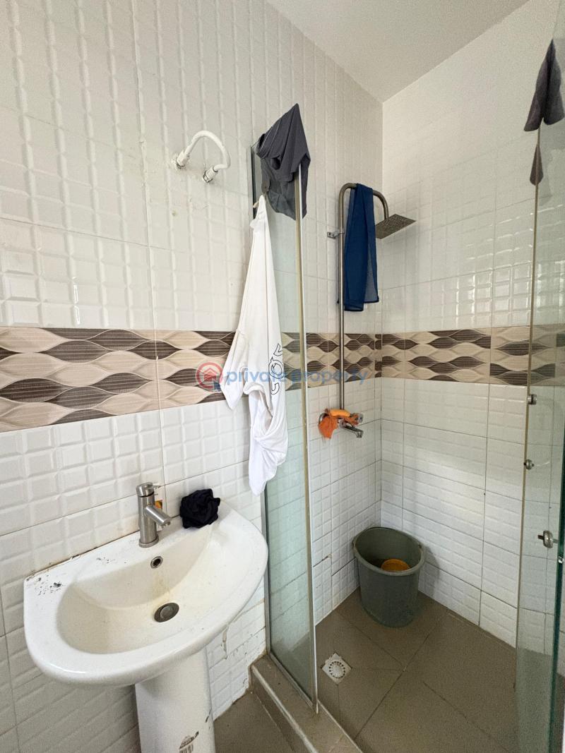 Just moved out 3bedroom flat with both pool and gym - 14 3 bedroom Block Of Flats For Rent Ikota Lekki Lagos - 14