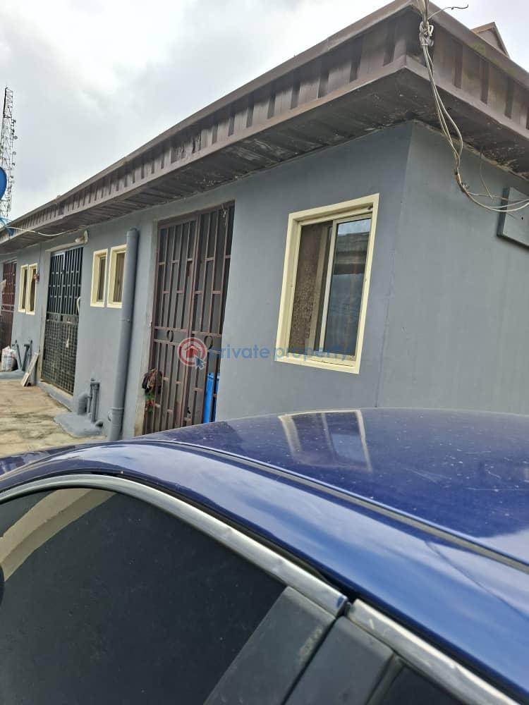 6 bedroom Detached Bungalow For Sale Mercy Land Estate Baruwa Ipaja Road Lagos Baruwa Ipaja Lagos - 0