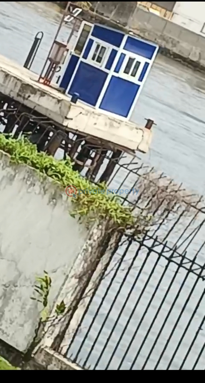 *just out*  *suitable 4 jetty @ apapa*    *waterfront land* off *creek road, apapa, lagos. - 9 10 bedroom House For Sale *waterfront Land* Off *creek Road, Apapa, Lagos.* Apapa Lagos - 9