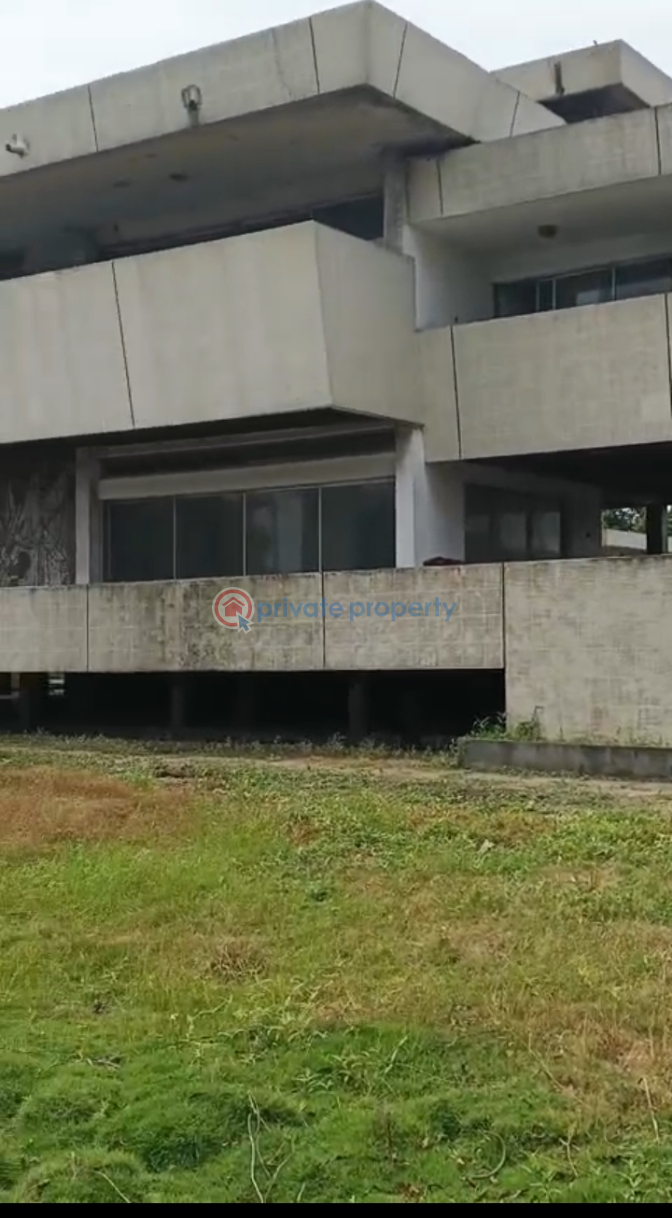 *just out*  *suitable 4 jetty @ apapa*    *waterfront land* off *creek road, apapa, lagos. - 6 10 bedroom House For Sale *waterfront Land* Off *creek Road, Apapa, Lagos.* Apapa Lagos - 6