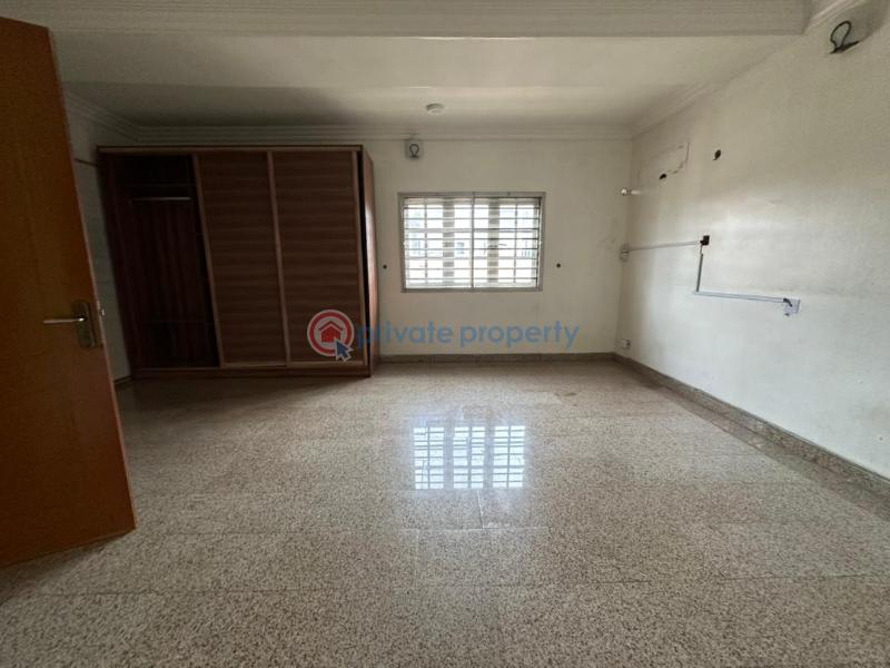 2 bedroom Block Of Flats For Rent Mende Maryland Lagos - 1