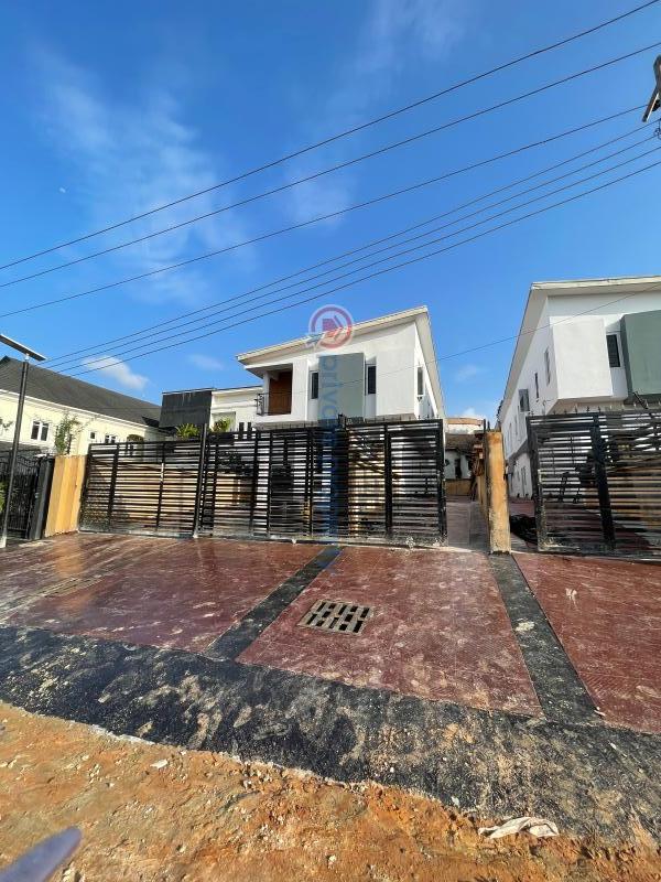 5 bedroom Duplex For Sale Arowojobe Estate Mende Maryland Lagos - 1