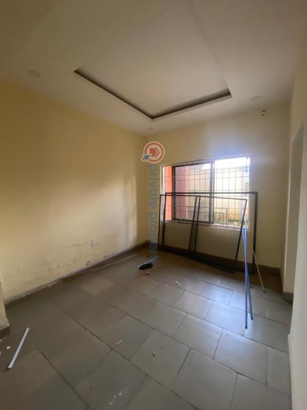 2 bedroom Block Of Flats For Rent Jahi Gilmore Jahi Abuja Phase 2  - 8