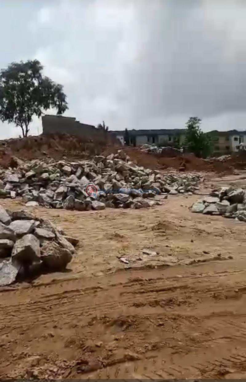 Land for 5 bedroom detached duplex - 2 5 bedroom Land For Sale Kukwaba / Abuja Kukwuaba Abuja Phase 2  - 2