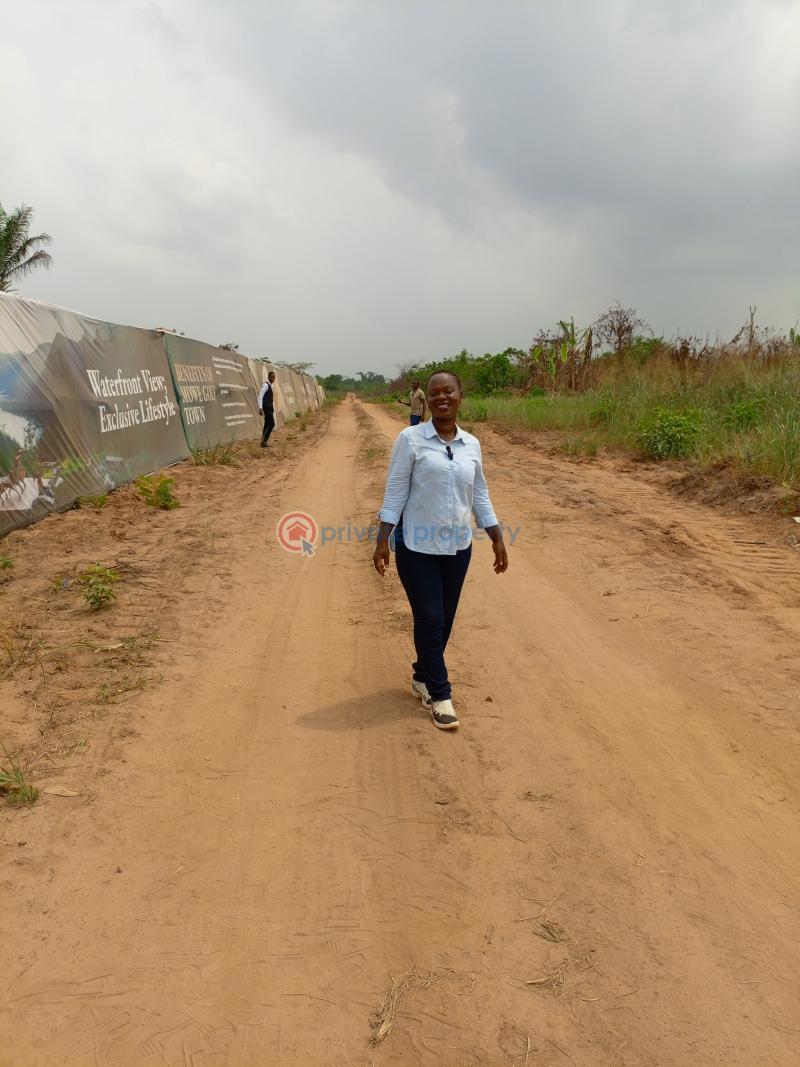 Land for sale in mowe mowe golf town - 3 Residential Land For Sale Mowe God Town Estate Mowe Mowe Ogun area  - 3