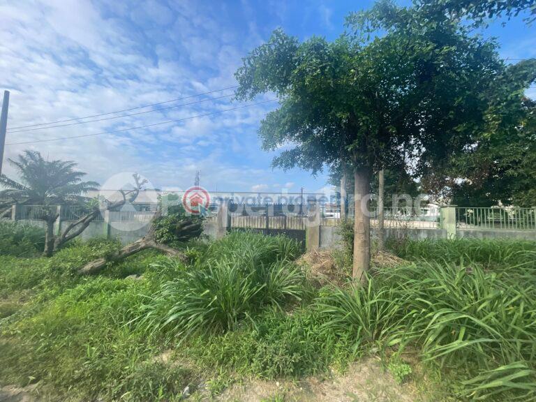 Land For Sale Directly Along Gbagada Oworonshoki – Expressway, Close To Ups Gbagada Lagos Oworonshoki Gbagada Lagos - 0