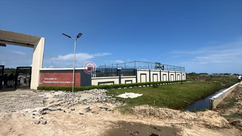 Commercial Land For Sale Oakley Court Located In The Lekki Epe Expressway Eleko Ibeju-Lekki Lagos - 1