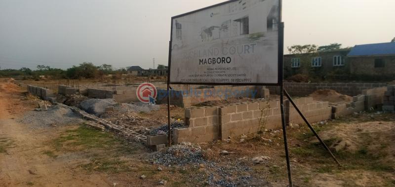 Land For Sale Guan Area,along Kanu Road Magboro Lagos Extension Ogun - 1