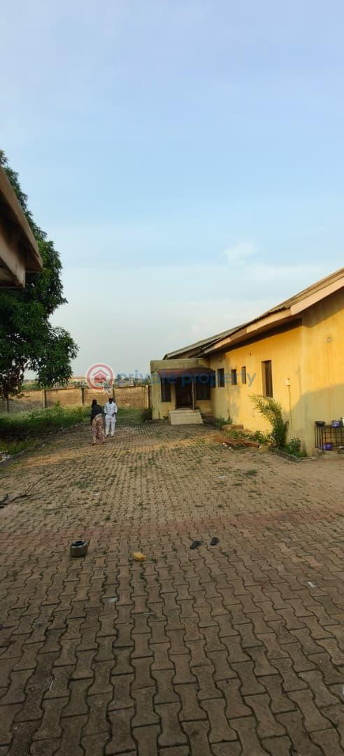 5 bedroom Detached Bungalow For Sale Akute Ifo Ogun - 0