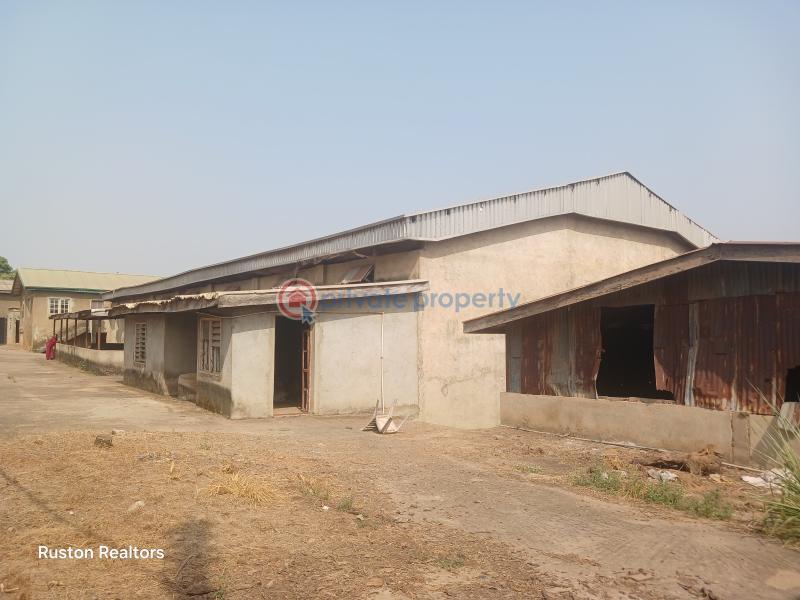 6 bedroom Warehouse For Rent Old Ife Road, Close To Iwo Road Ibadan Oyo - 2