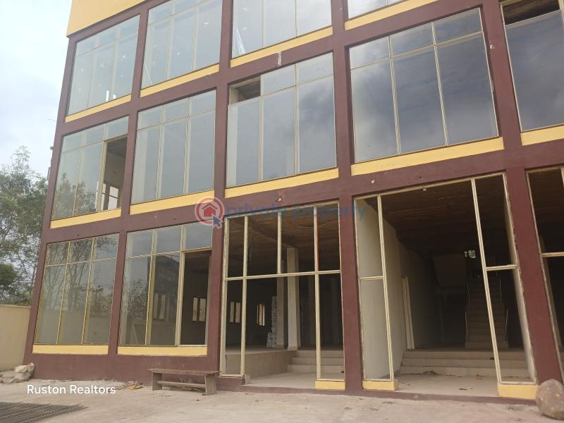 Mall/Complex/Plaza For Rent University Of Ibadan Road Ibadan Polytechnic/University of Ibadan Oyo - 1