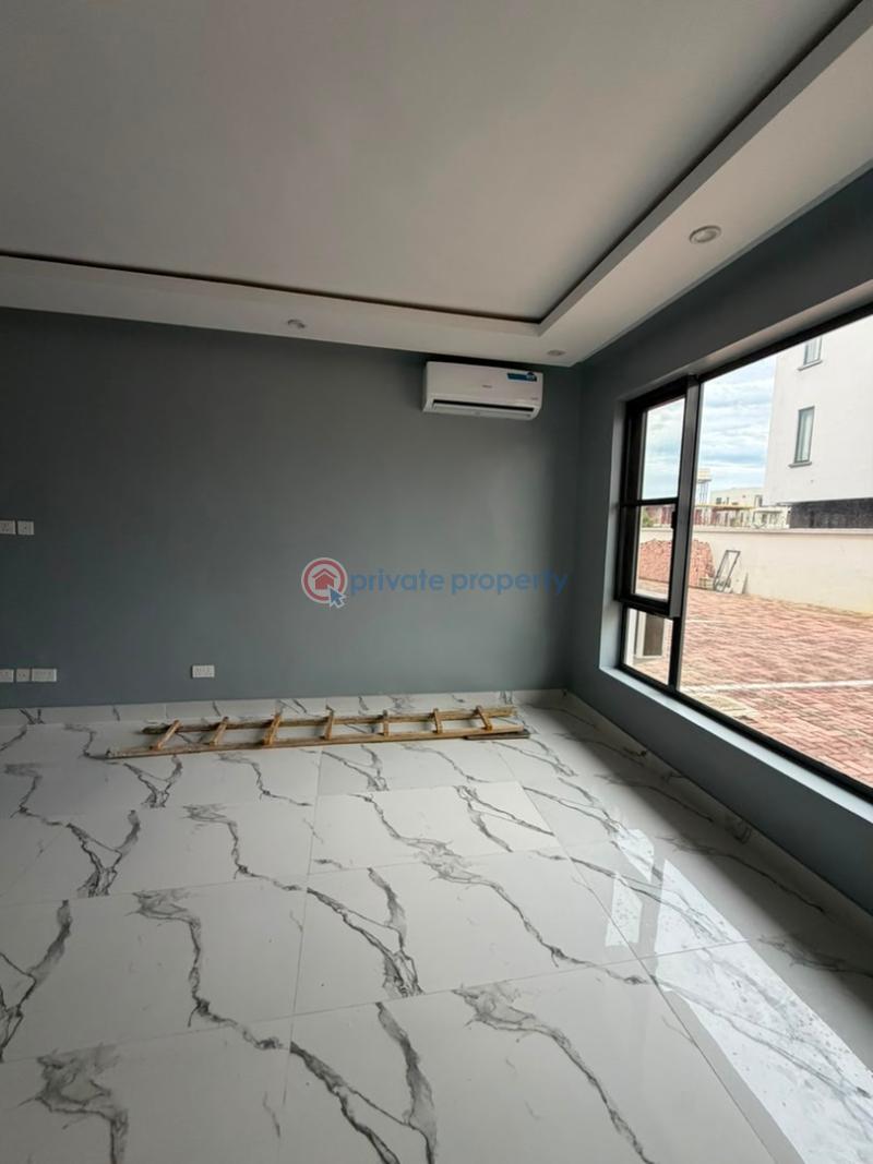 4 bedroom Terrace For Sale Perinwinkle Estate Lekki Phase 1 Lagos - 19
