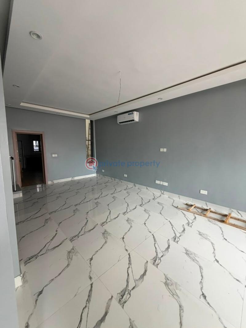 4 bedroom Terrace For Sale Perinwinkle Estate Lekki Phase 1 Lagos - 5