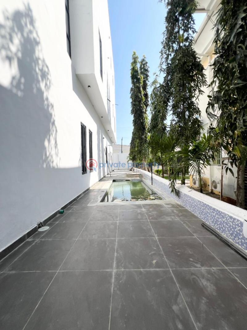 5 bedroom Detached Duplex For Sale 2nd Toll Gate Lekki Lagos - 3