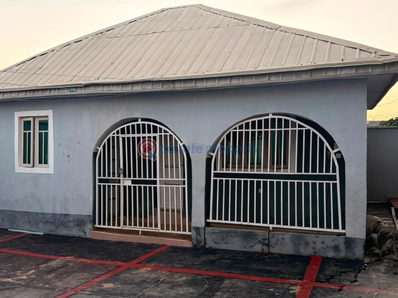 1 bedroom Block Of Flats For Rent Arowosegbe Arapaja Area Odo Ona Kekere Odo ona Ibadan Oyo - 0