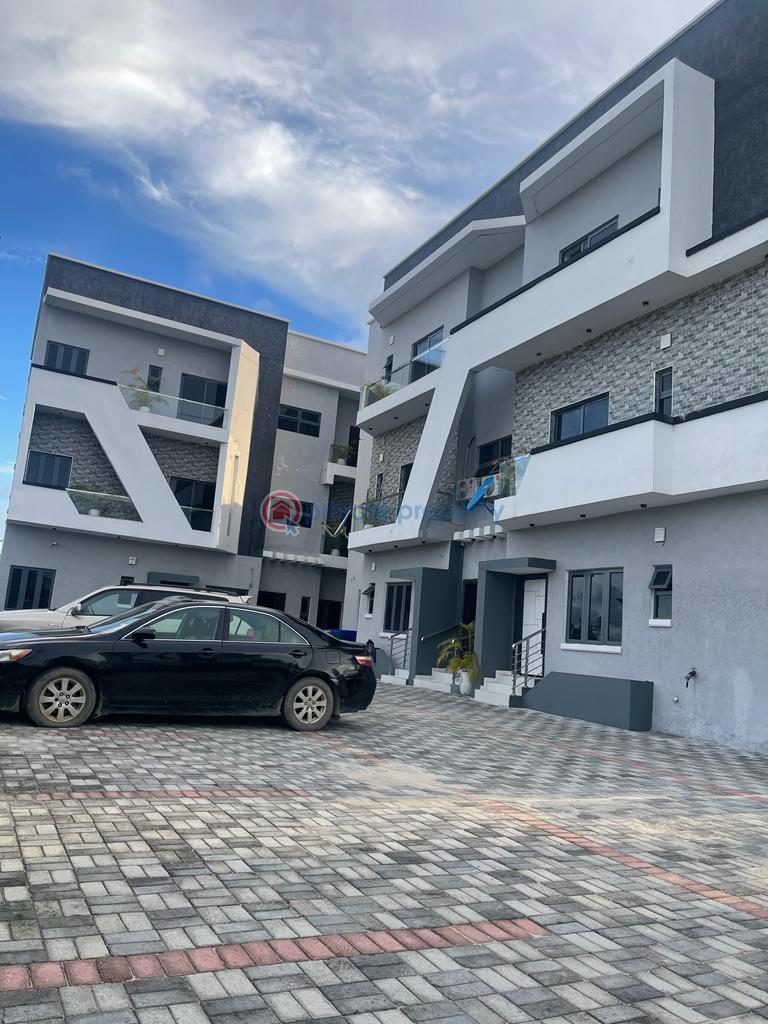 For rent: 2 bedroom Block Of Flats Scheme 2 Lekki Lekki Lagos (PID