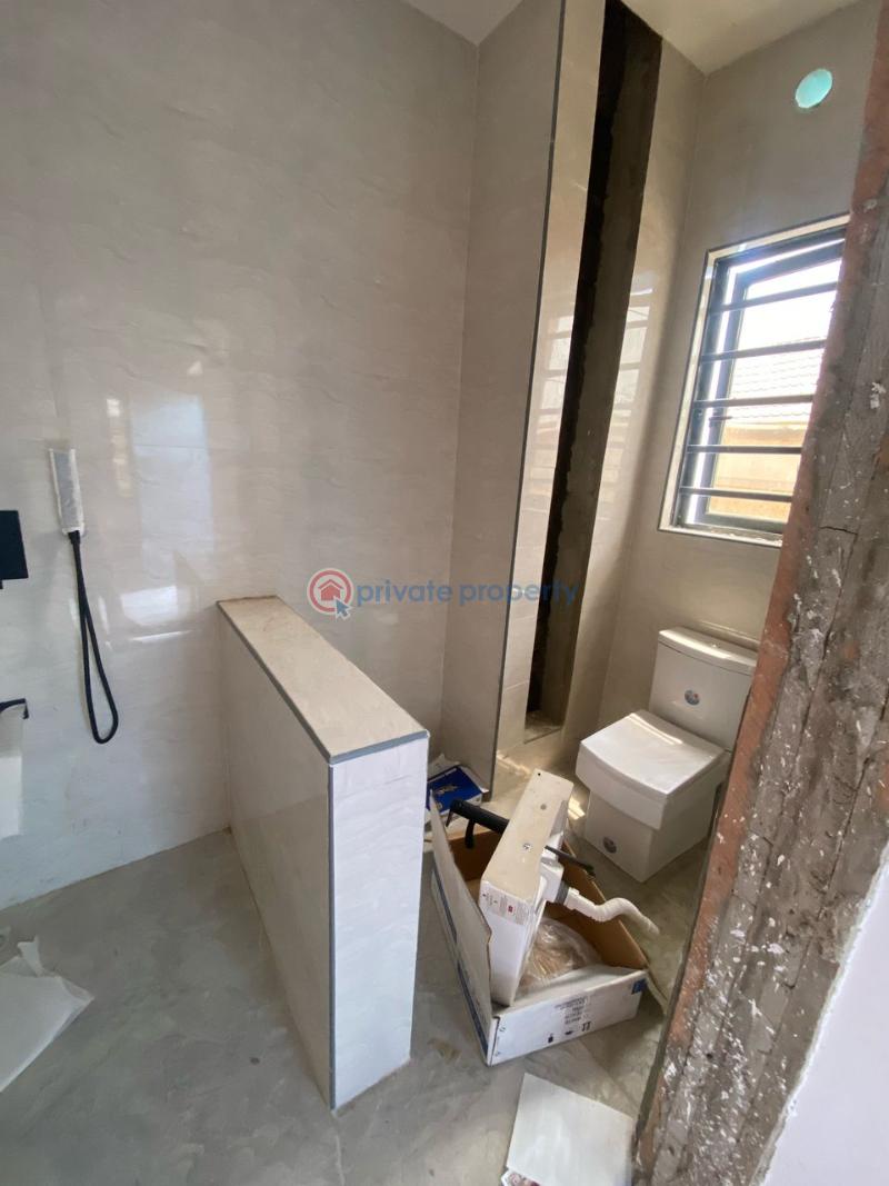 Lovely 2 bedroom apartment with bq,gym and elevator - 1 2 bedroom Block Of Flats For Sale Lekki Phase 1 Lagos - 1