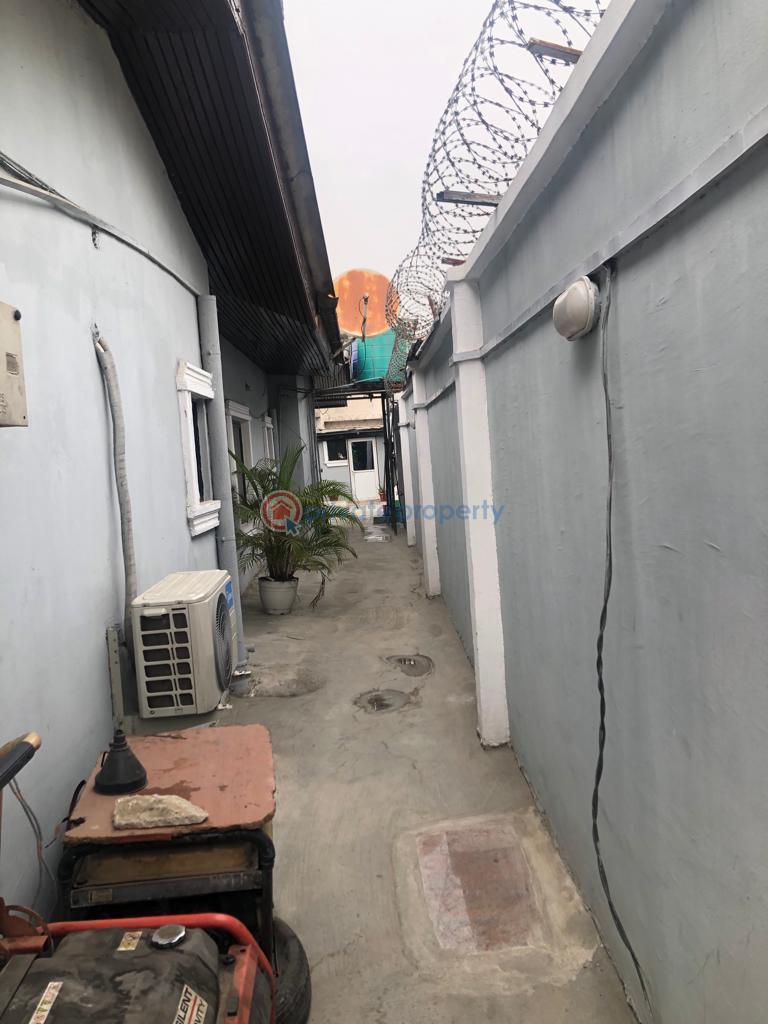2 bedroom Bungalow For Rent Oseni Off Bode Thomas Bode Thomas Surulere Lagos - 0