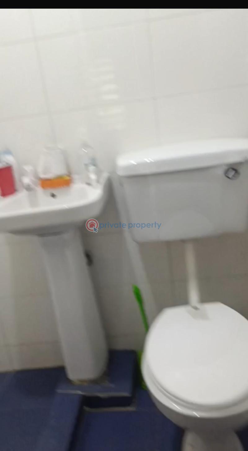 2 bedroom Block Of Flats For Rent Mende Maryland Lagos