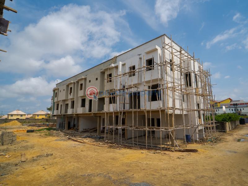 Lovely 2-bedroom maisonette - 5 2 bedroom Maisonette For Sale Olivia's Square, Osapa Lekki Lagos - 5