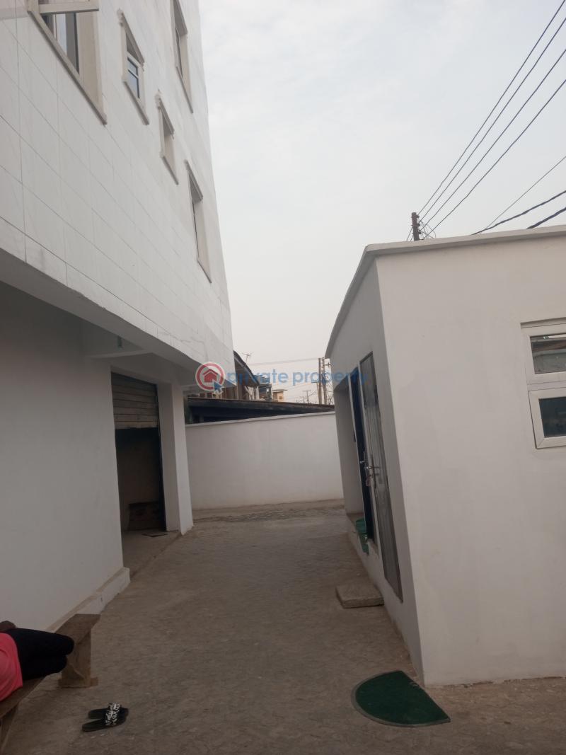 2 bedroom Flat & Apartment For Rent Gbagada Lagos - 19