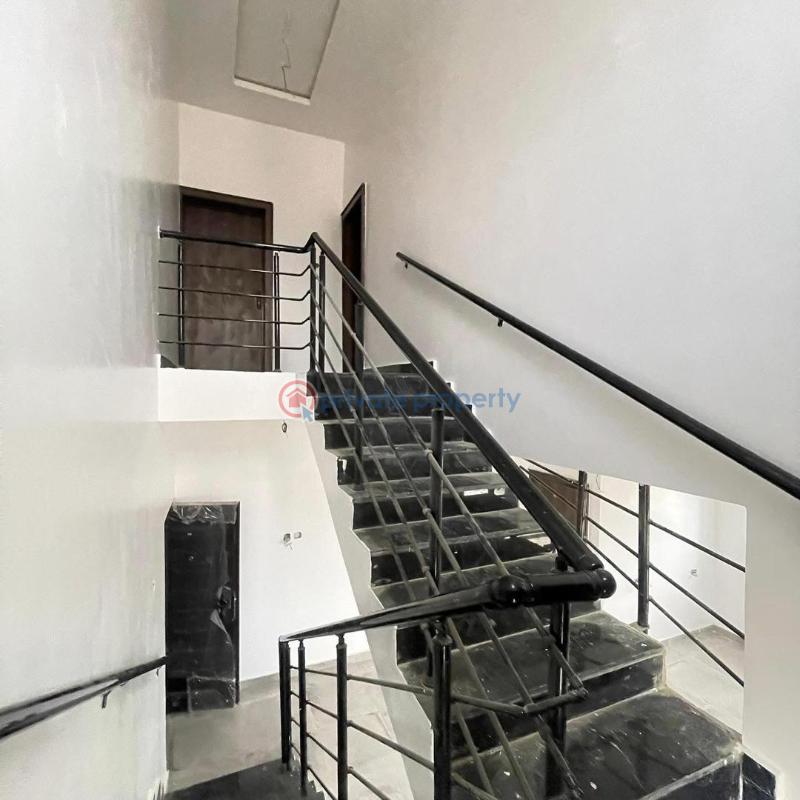 2 bedroom Maisonette For Sale Pen Cinema Close To Ikeja Ifako-ogba Lagos - 2