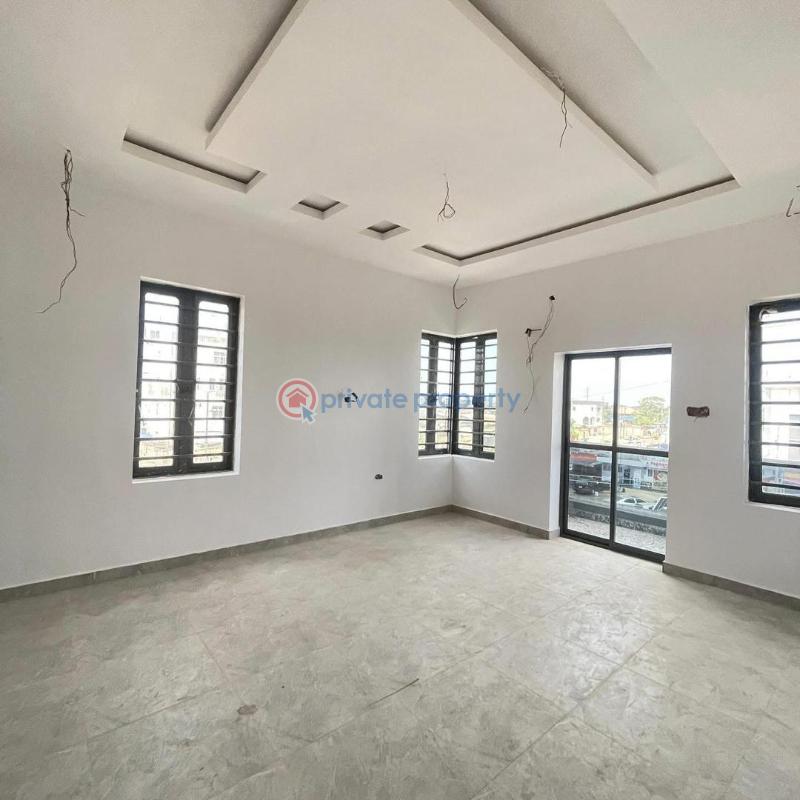 2 bedroom Maisonette For Sale Pen Cinema Close To Ikeja Ifako-ogba Lagos - 4