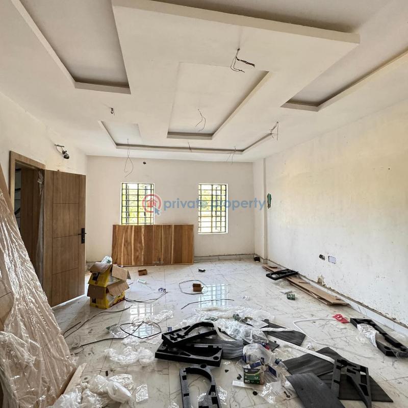 2 bedroom Flat & Apartment For Sale Yaba Lagos - 12