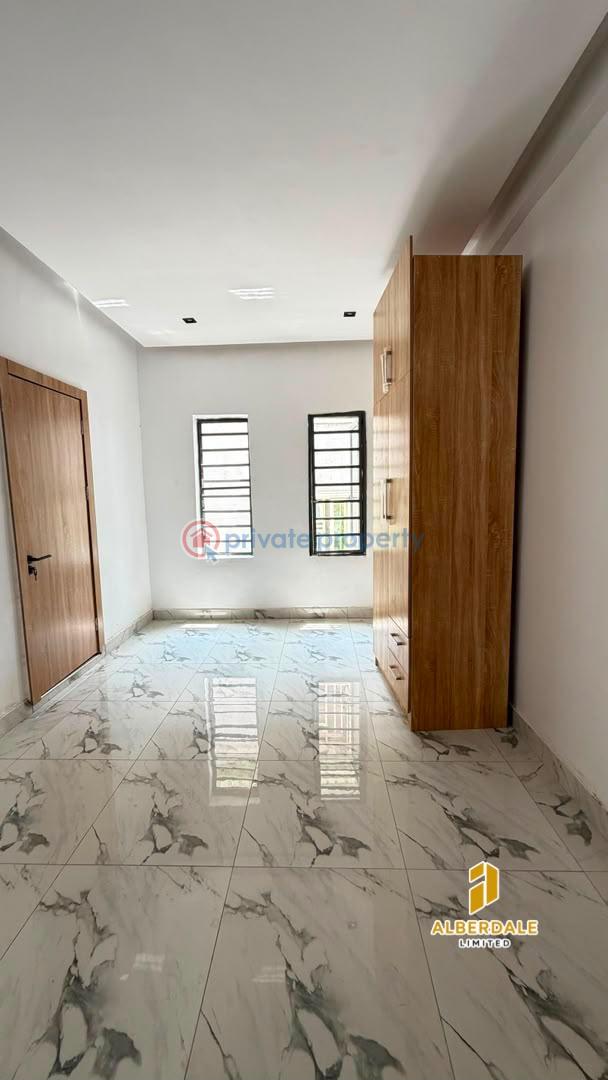 3 bedroom Flat & Apartment For Sale Yaba Lagos - 3