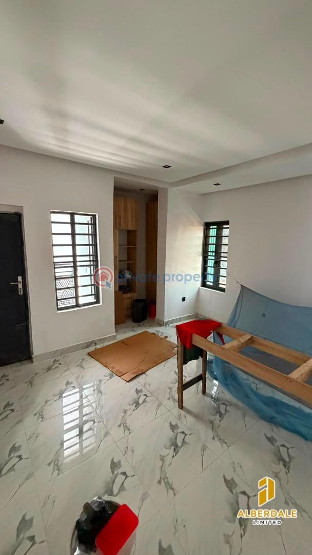 3 bedroom Flat & Apartment For Sale Yaba Lagos - 4