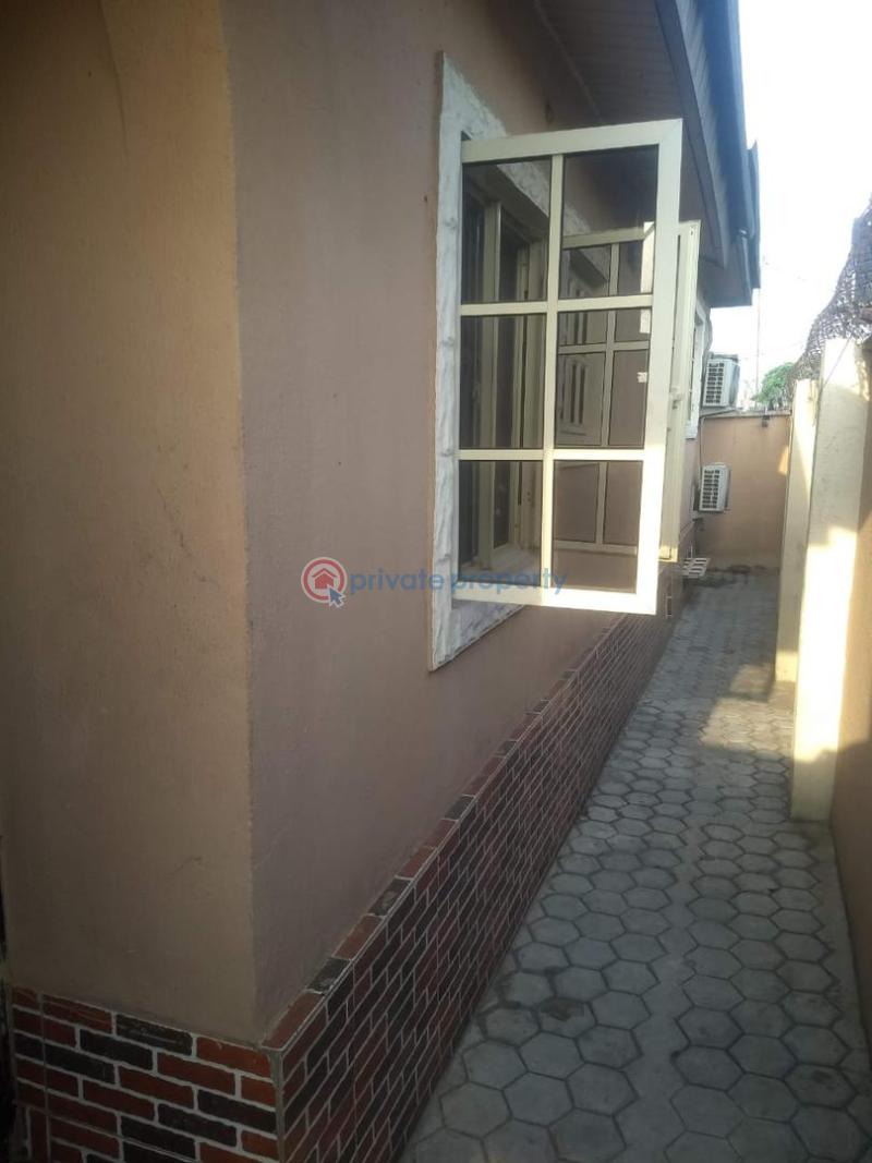 3 bedroom Bungalow For Sale Otedola Estate Berger Ojodu Lagos - 5