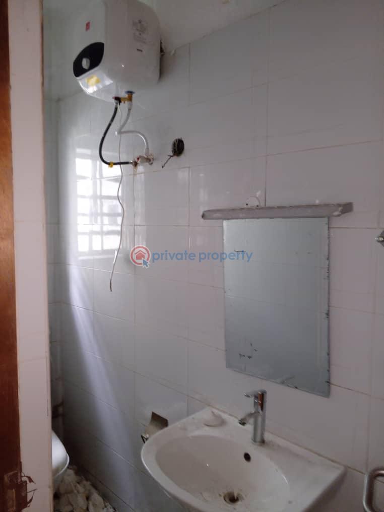 3 bedroom Block Of Flats For Rent Ebute Metta Yaba Lagos - 4