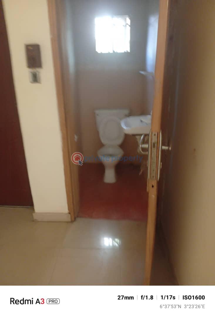 3 bedroom Block Of Flats For Rent Magodo GRA Phase 1 Ojodu Lagos - 9
