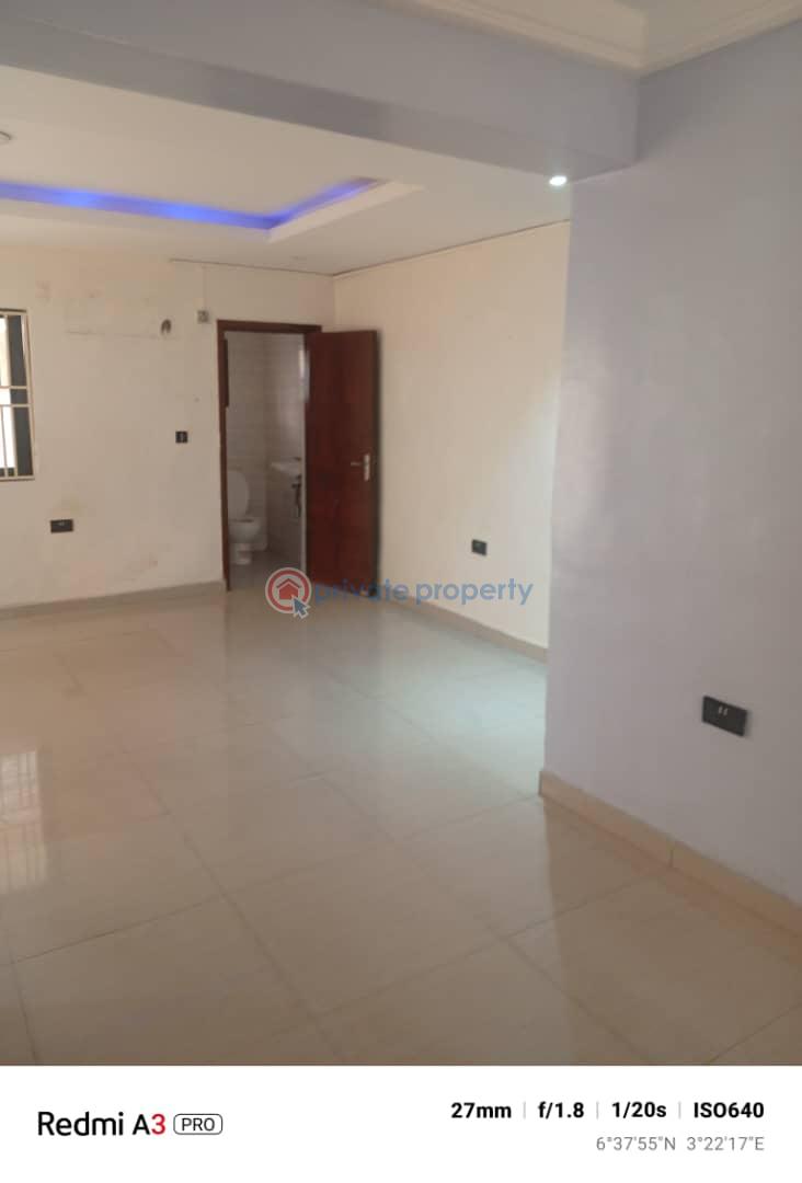 3 bedroom Block Of Flats For Rent Omole Phase 2 Ojodu Lagos - 4