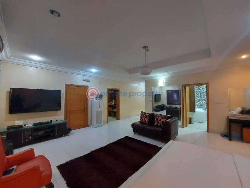 3 bedroom Block Of Flats For Sale Surulere Lagos - 0