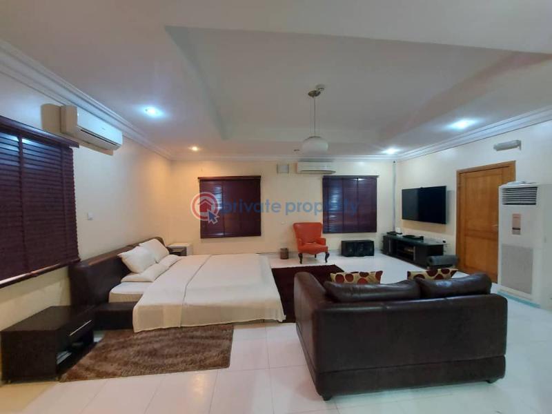 3 bedroom Block Of Flats For Sale Surulere Lagos - 1