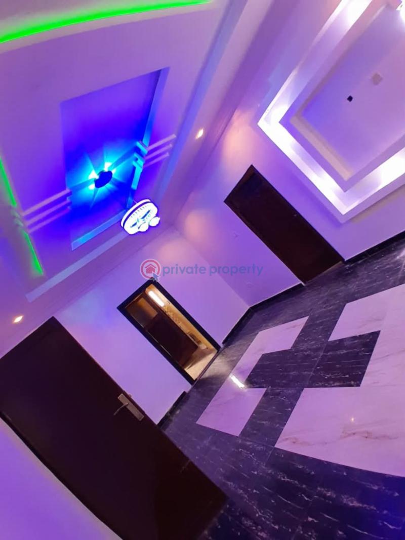 2 bedroom Block Of Flats For Rent Off Cole Str. Surulere. Itire-Ikate Surulere Lagos - 0