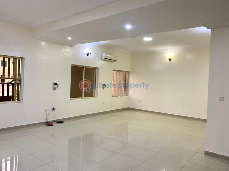 For rent 3 bedroom Flat & Apartment Shonibare Estate Maryland Ikeja