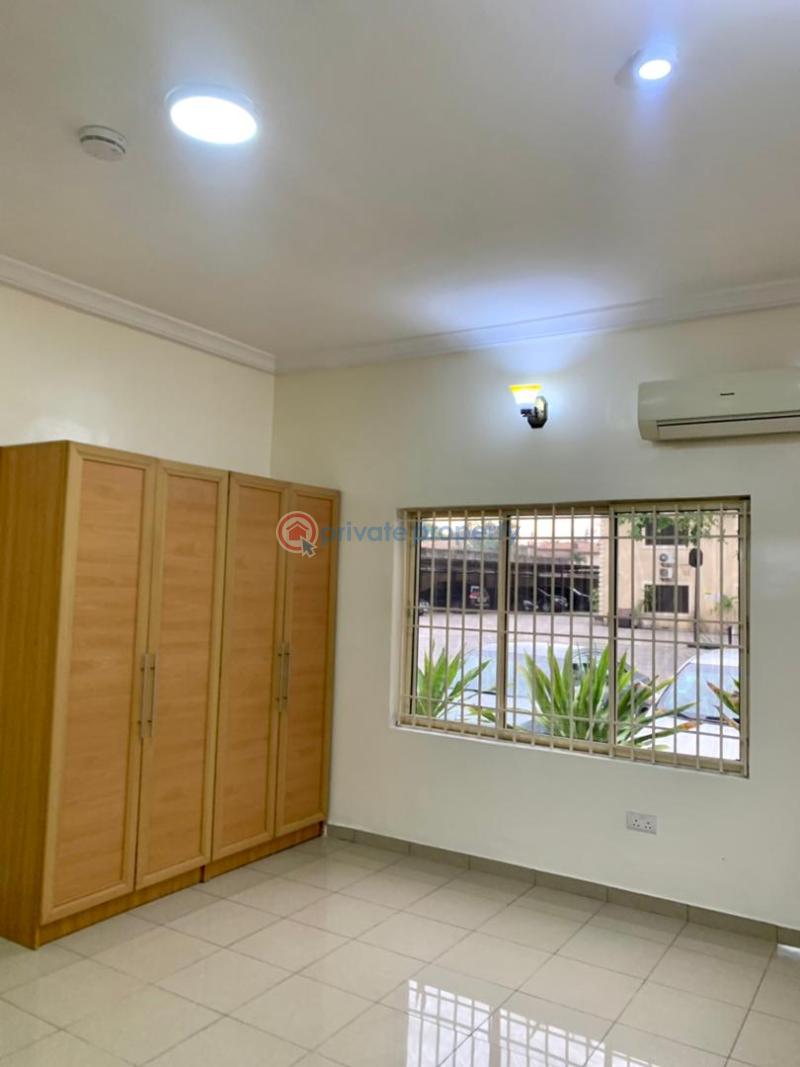 For rent 3 bedroom Flat & Apartment Shonibare Estate Maryland Ikeja
